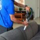 Como limpar sofá de veludo